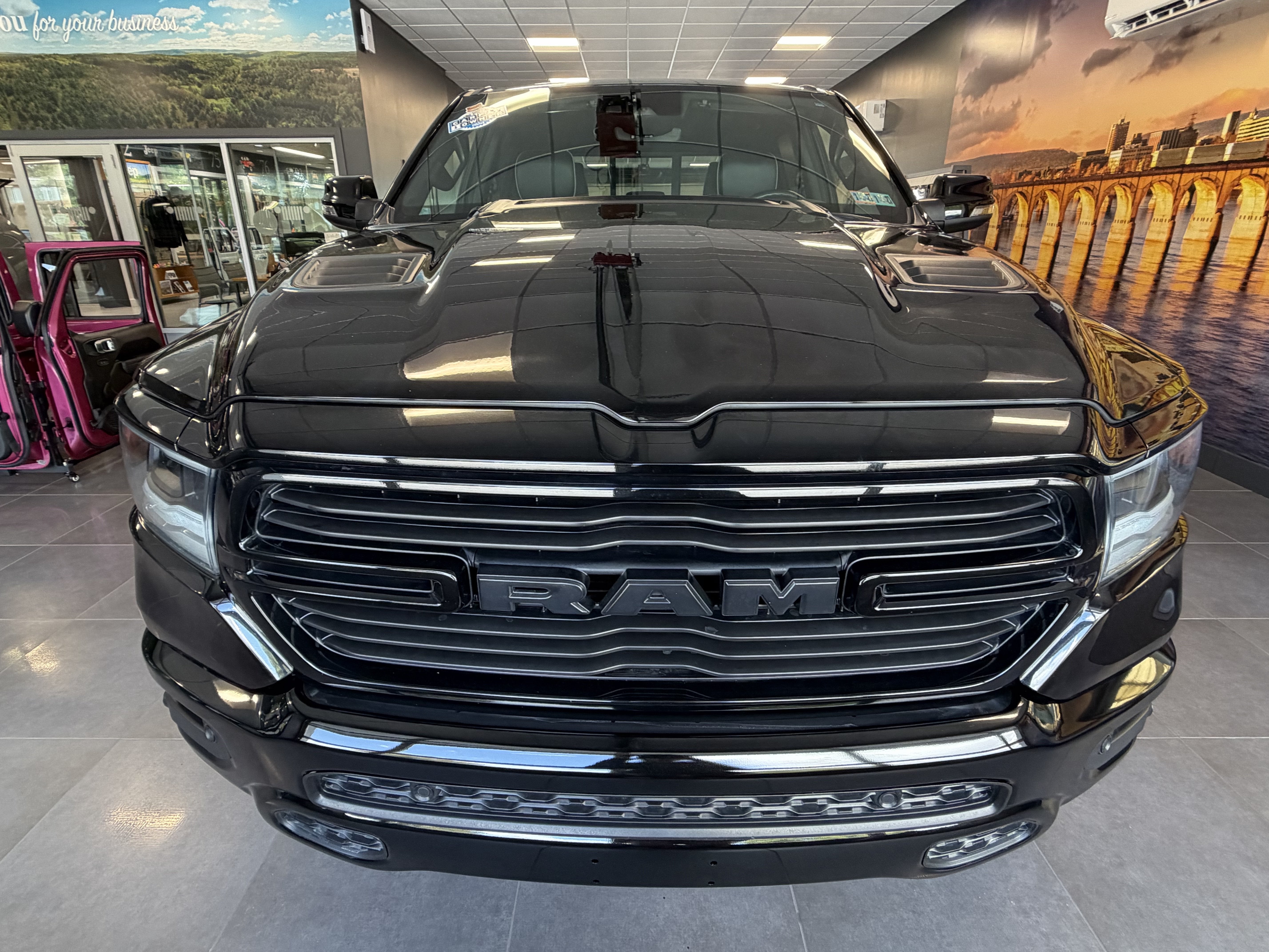 2024 RAM 1500 Laramie Crew Cab 4x4 5'7' Box