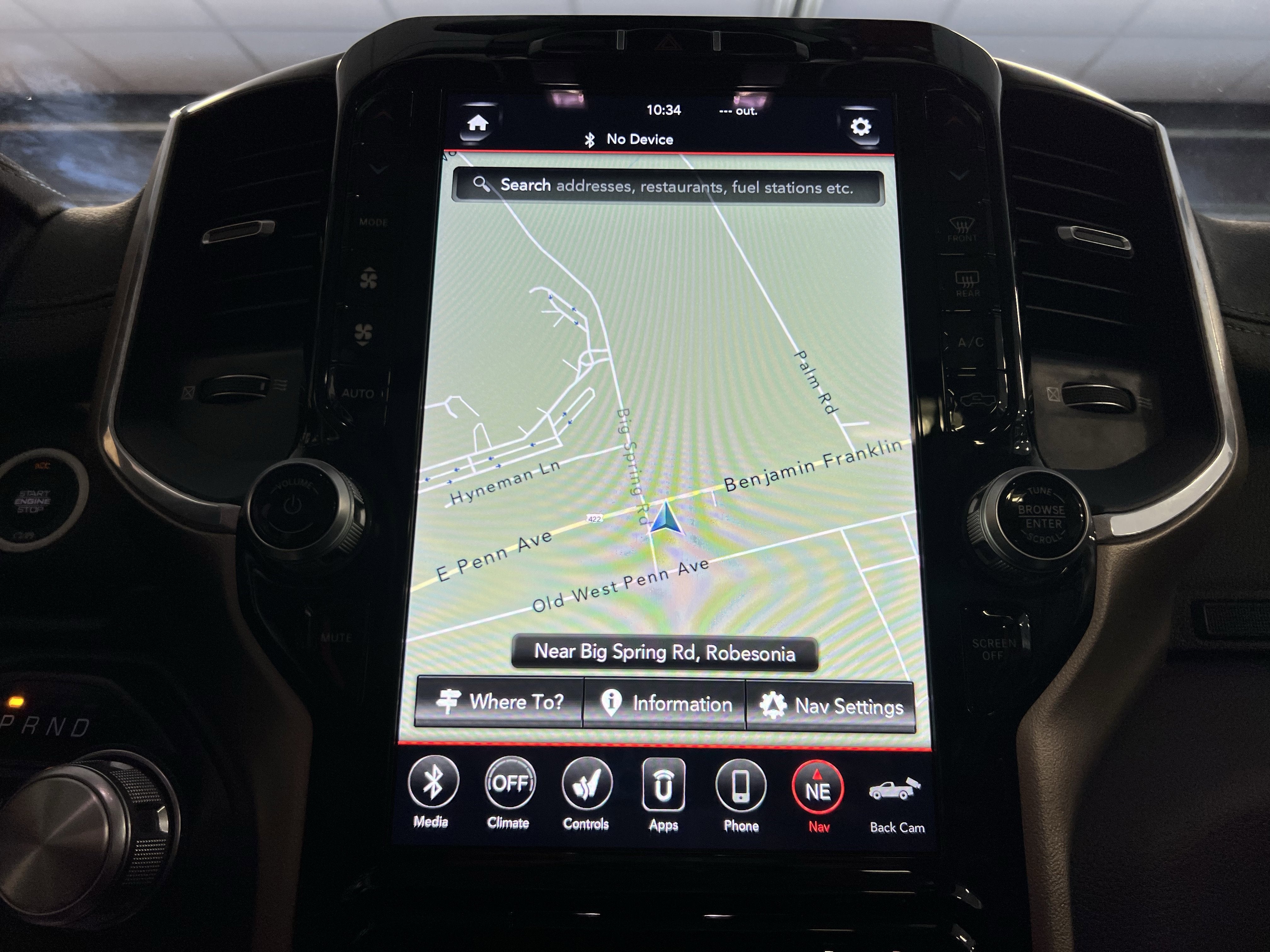 2020 RAM 1500 Laramie Crew Cab 4x4 5'7' Box