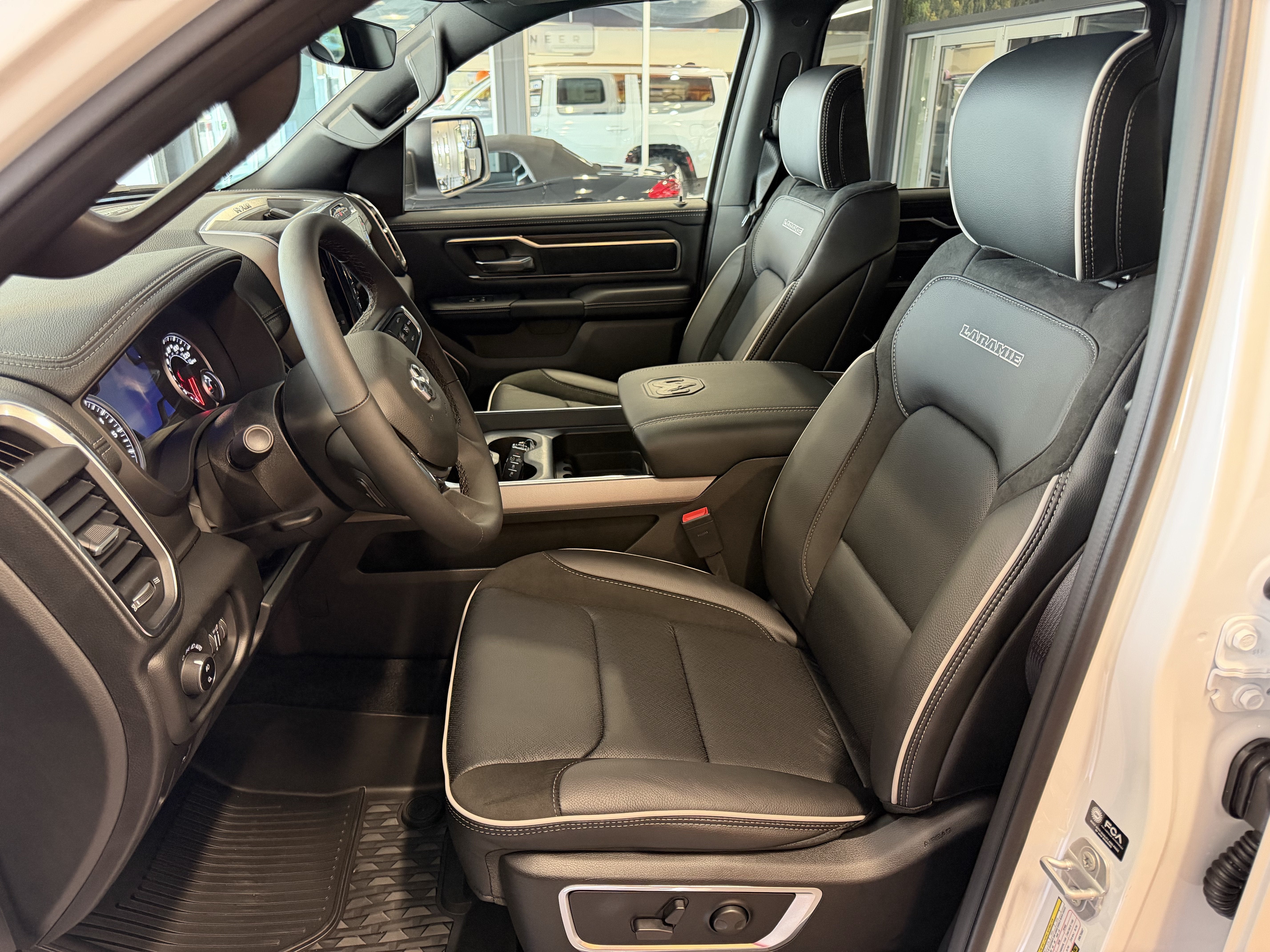 2027 RAM Ram 1500 RAM 1500 LARAMIE CREW CAB 4X4 5'7' BOX