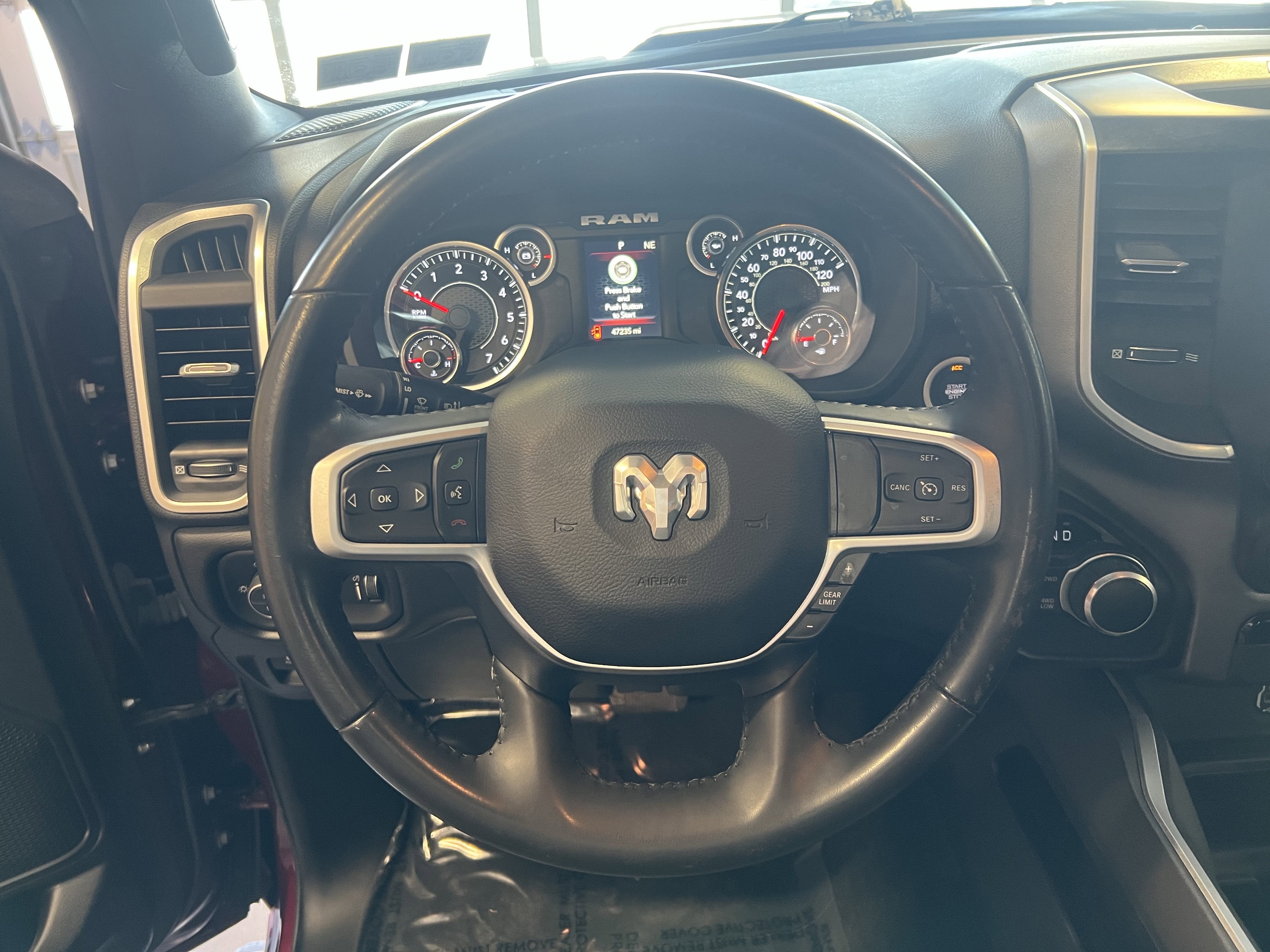 2021 RAM 1500 Big Horn Crew Cab 4x4 6'4' Box