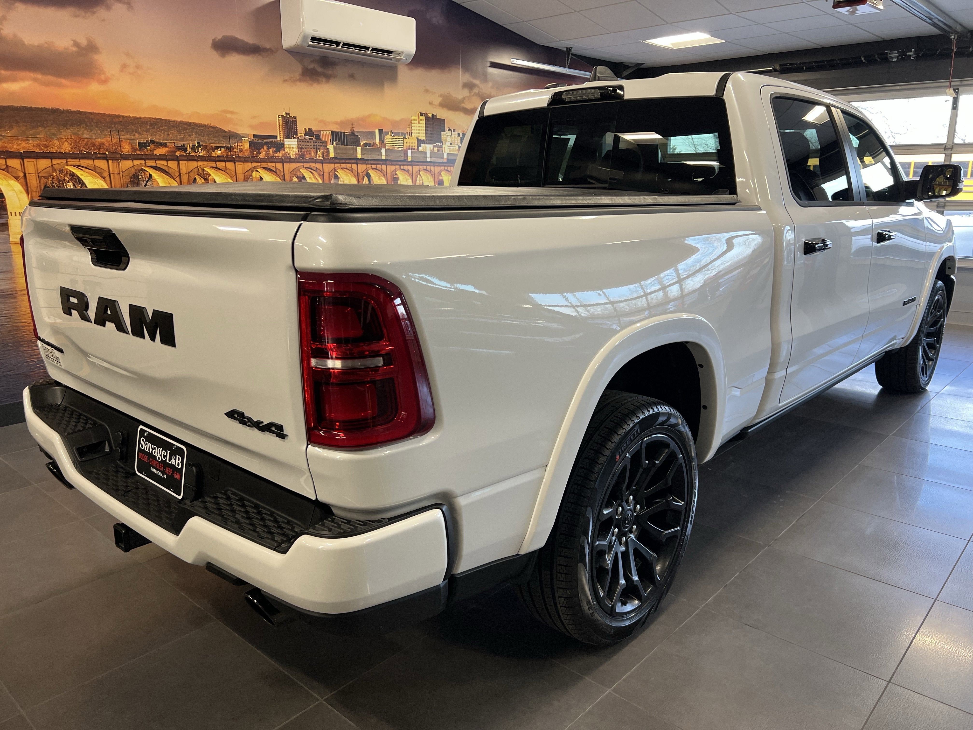 2026 RAM Ram 1500 RAM 1500 LIMITED CREW CAB 4X4 6'4' BOX