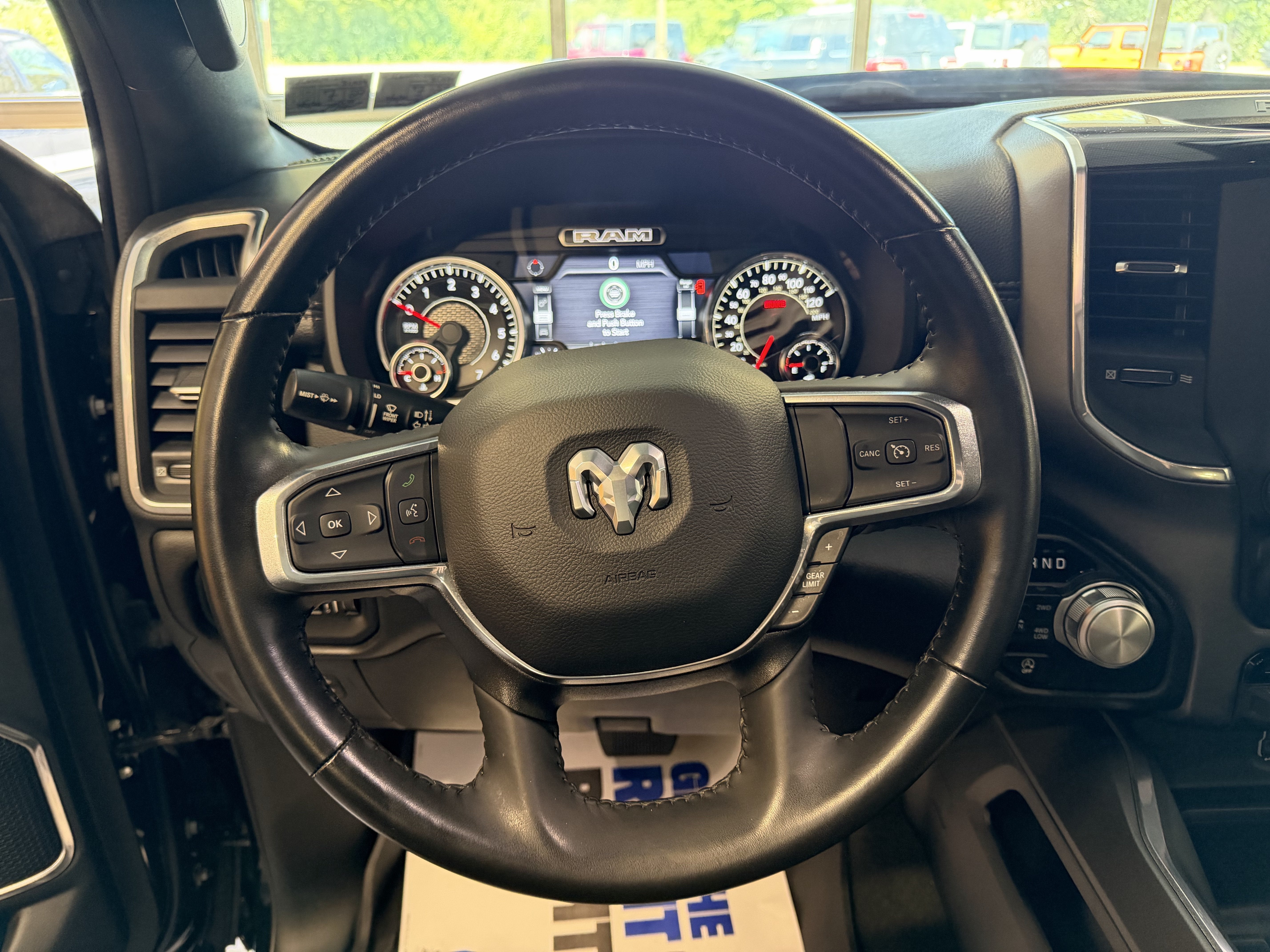 2022 RAM 1500 Laramie Crew Cab 4x4 6'4' Box