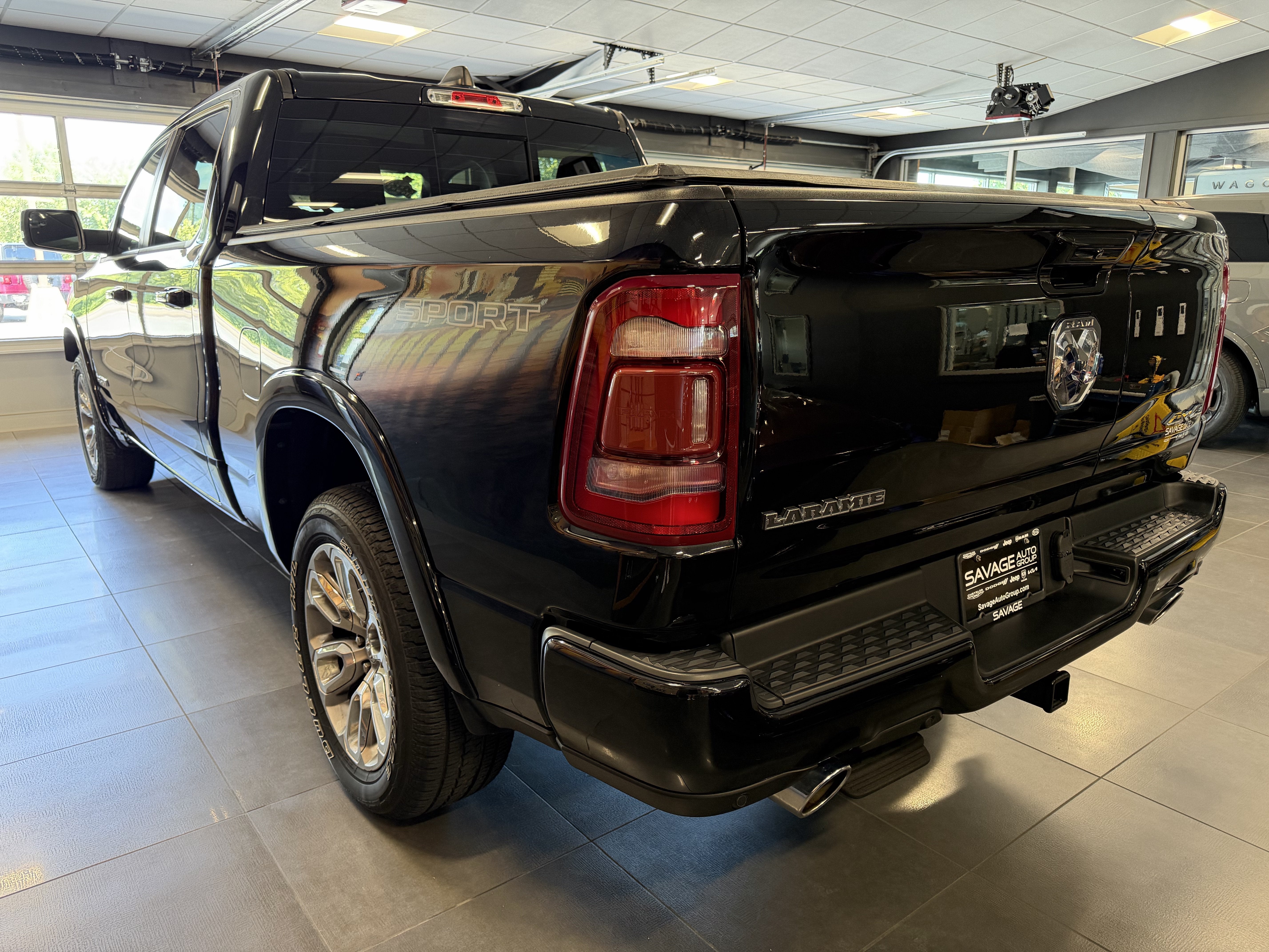 2022 RAM 1500 Laramie Crew Cab 4x4 6'4' Box