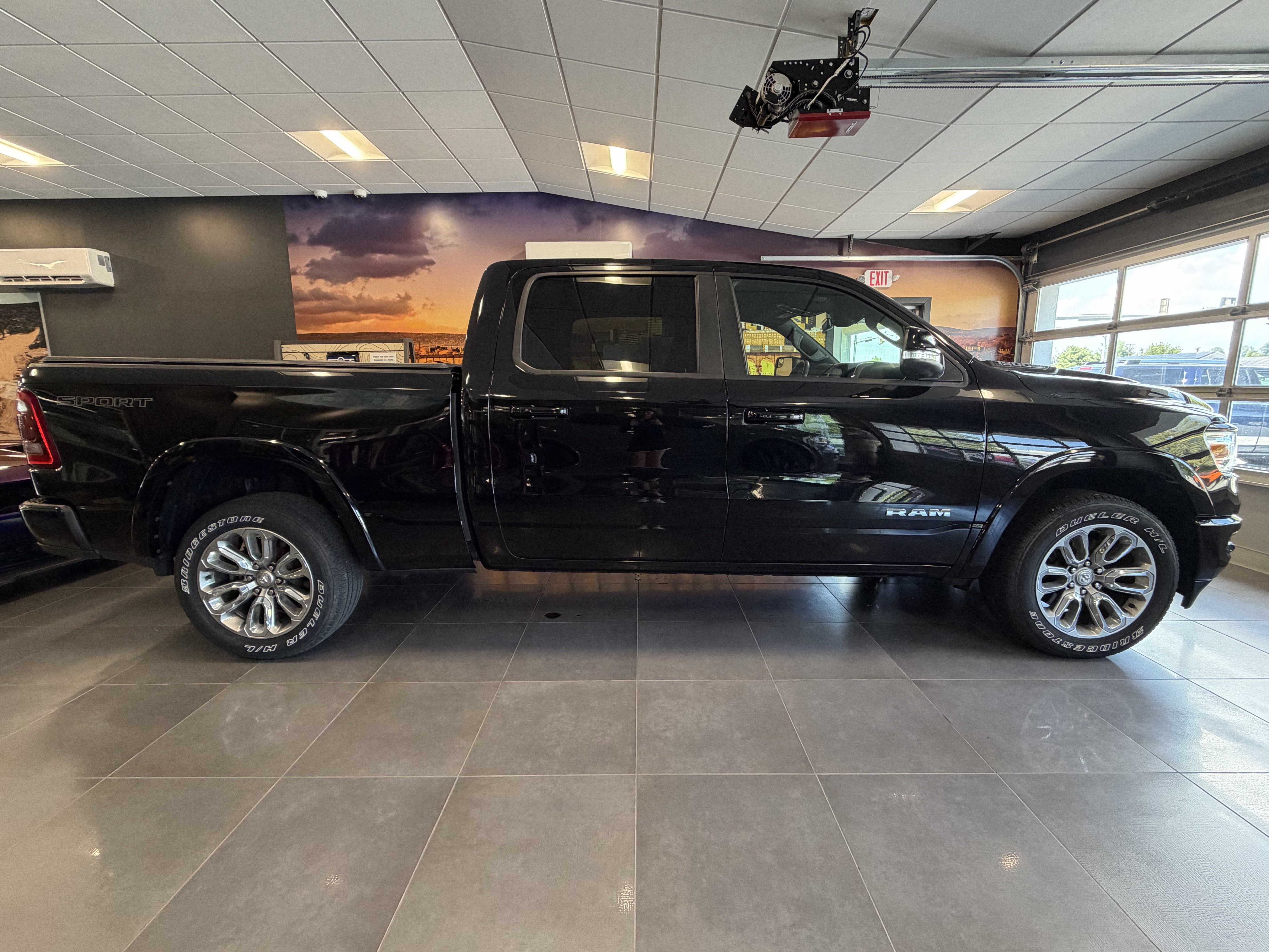 2022 RAM 1500 Laramie Crew Cab 4x4 6'4' Box