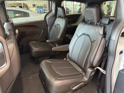 2026 Chrysler Pacifica PACIFICA SELECT AWD