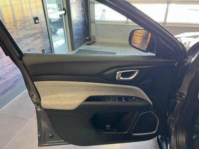 2024 Jeep Compass COMPASS LATITUDE 4X4