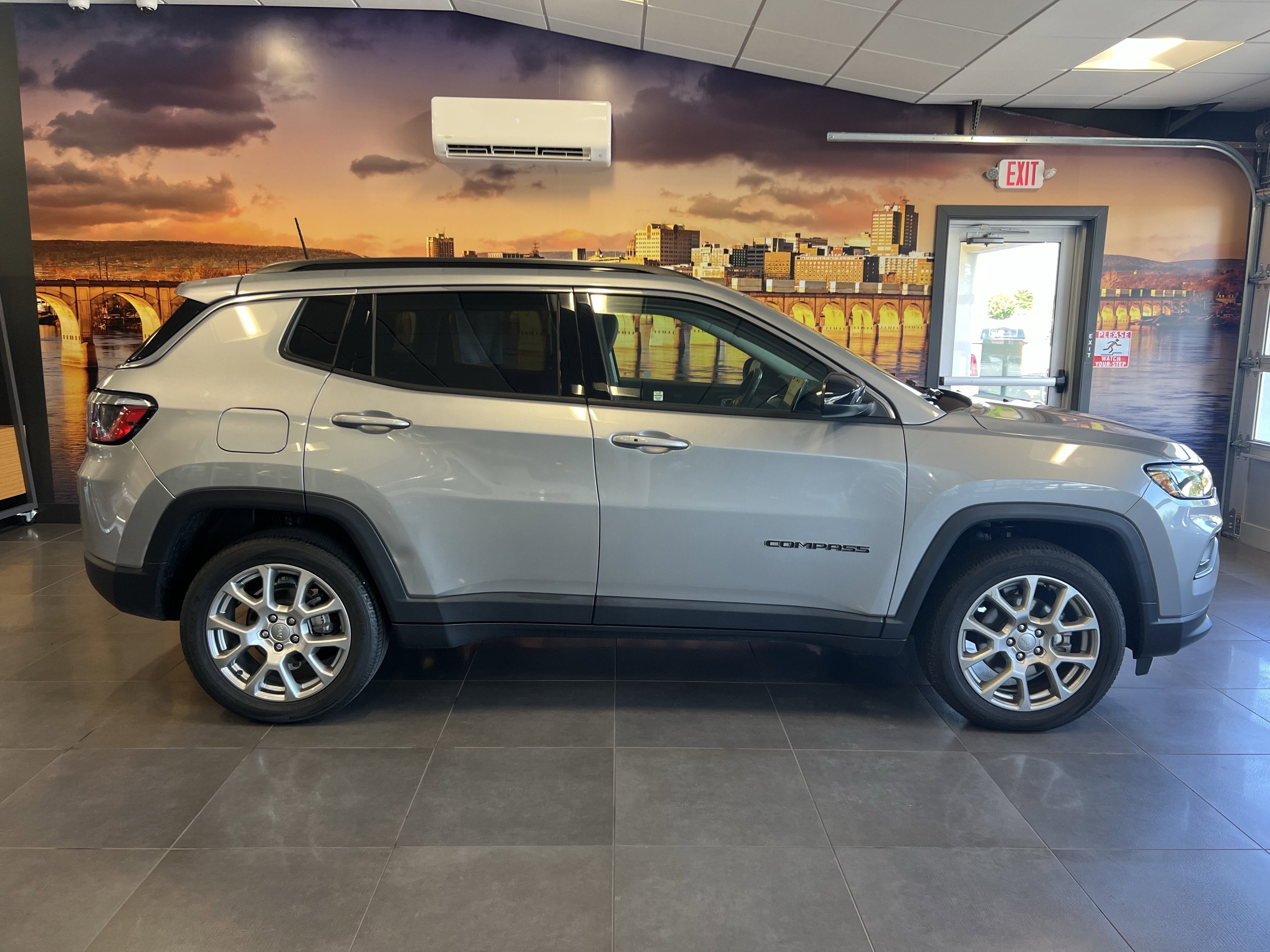 2022 Jeep Compass Latitude Lux 4x4