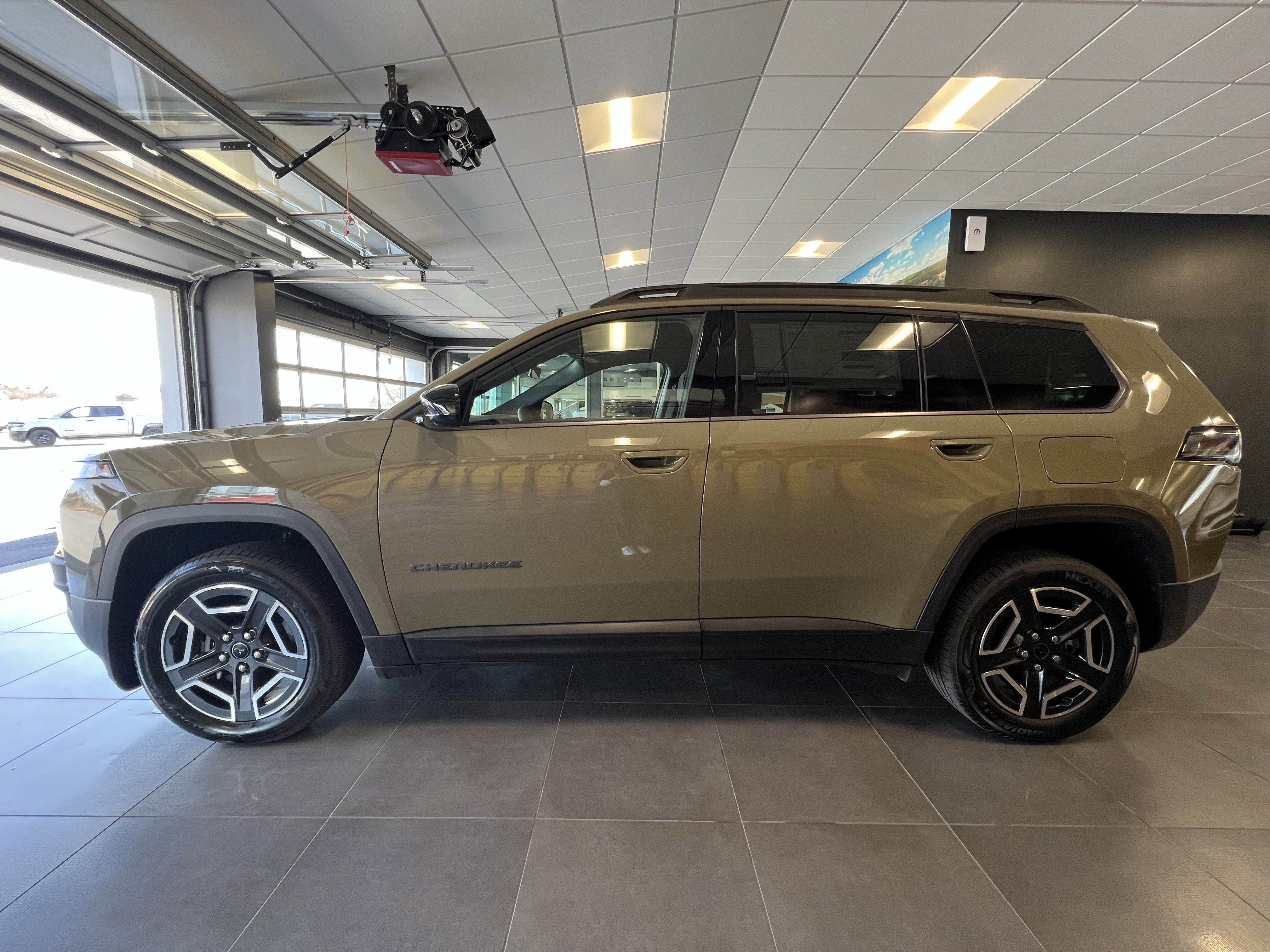 2026 Jeep Cherokee CHEROKEE LAREDO 4X4