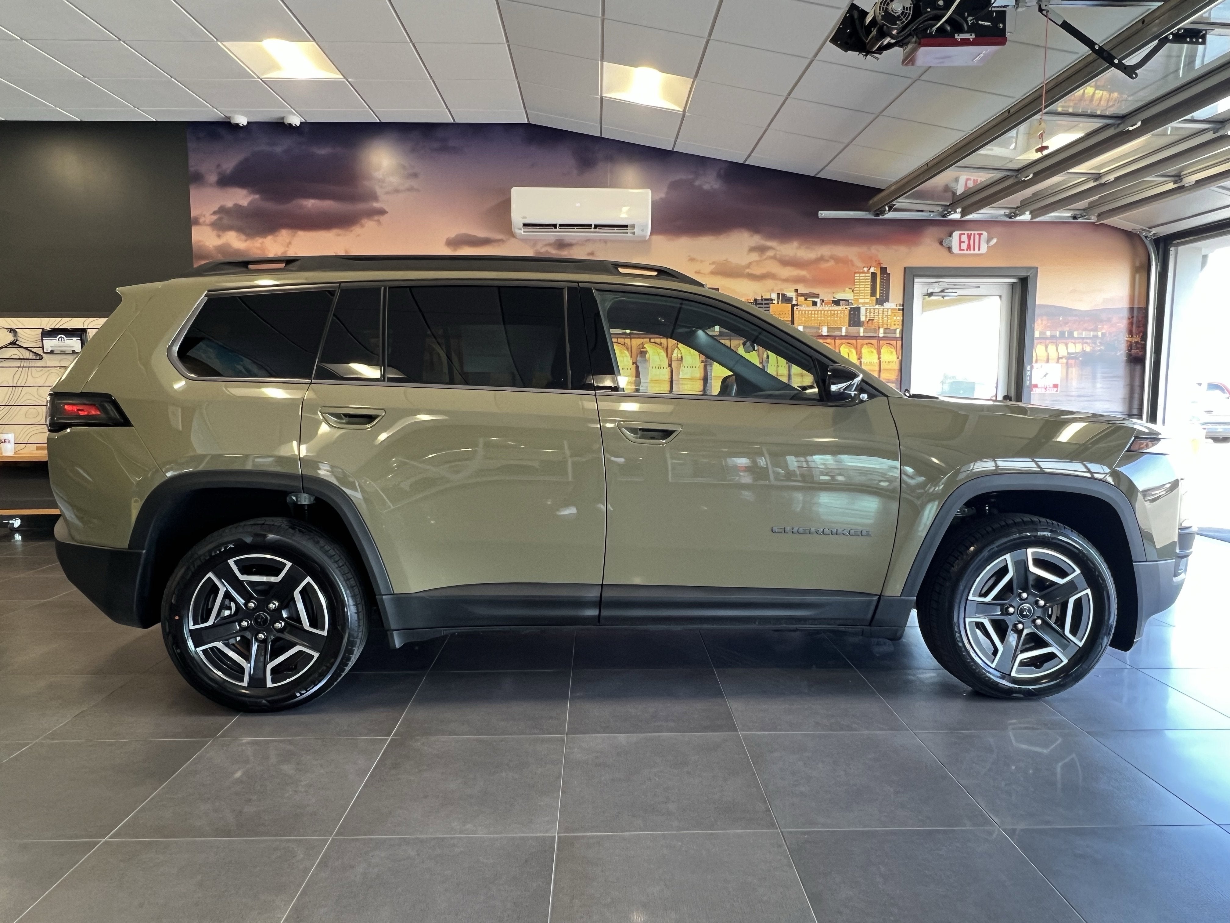 2026 Jeep Cherokee CHEROKEE LAREDO 4X4
