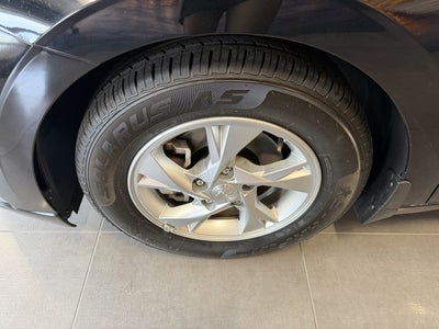 2022 Hyundai Elantra SE