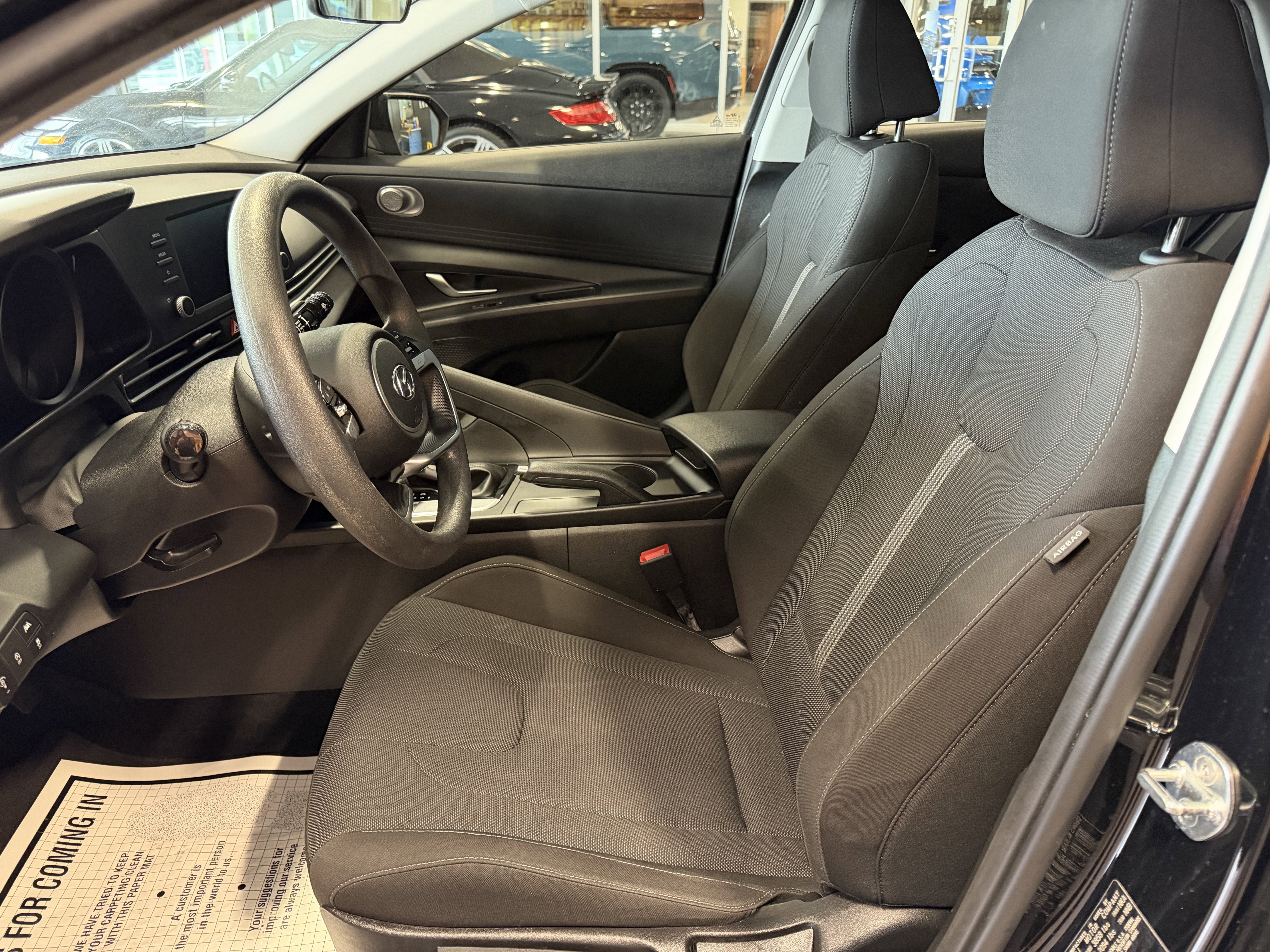 2022 Hyundai Elantra SE