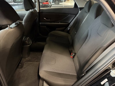 2022 Hyundai Elantra SE