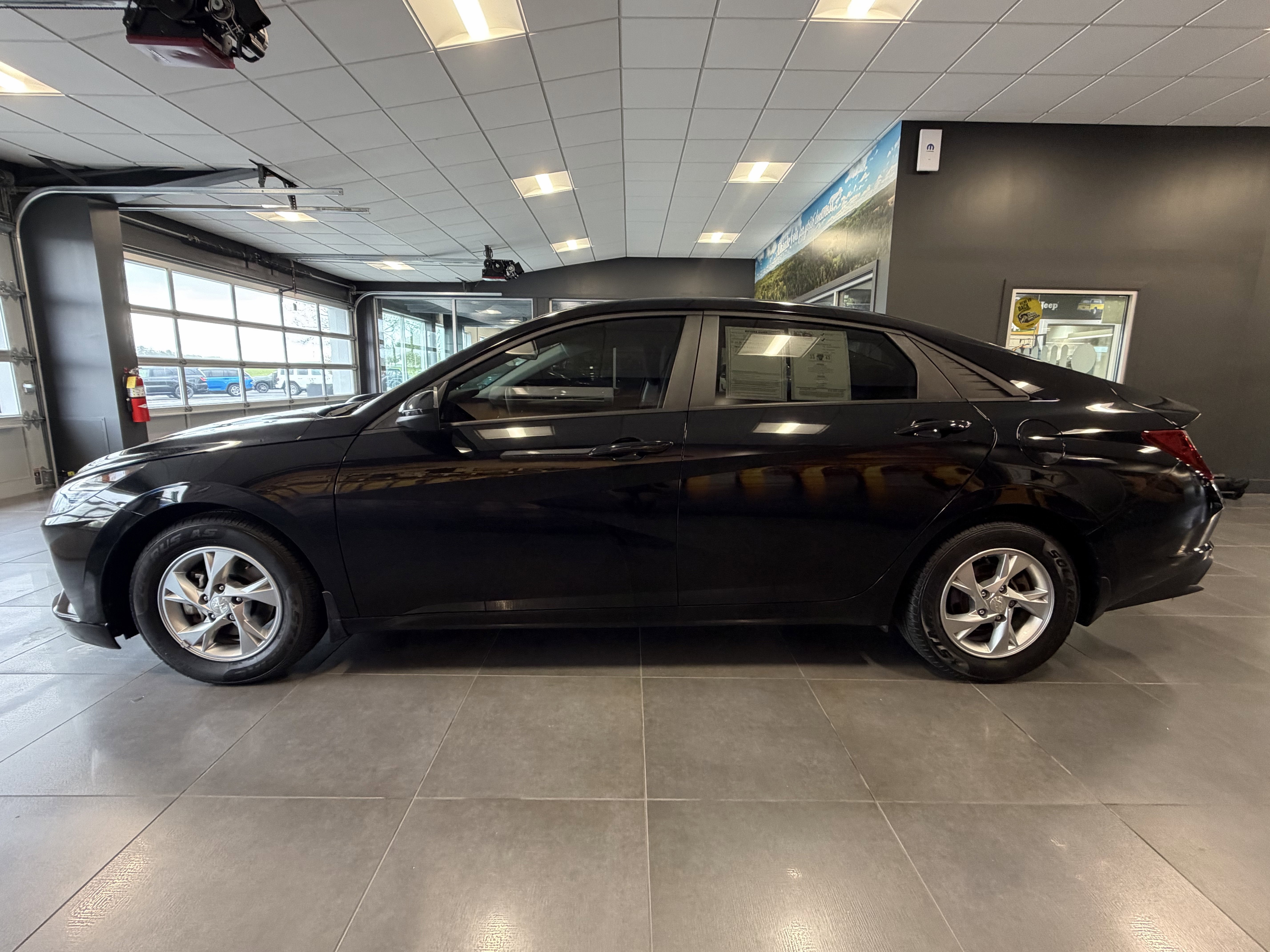 2022 Hyundai Elantra SE